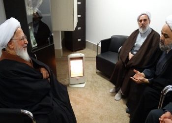 وحدت به معنای عدول از اصول نیست